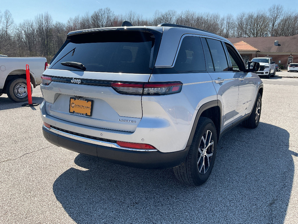 Used 2024 Jeep Grand Cherokee Limited image 7