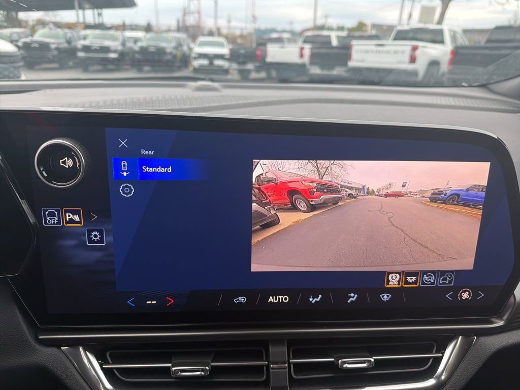 New 2026 Chevrolet Equinox EV LT image 9