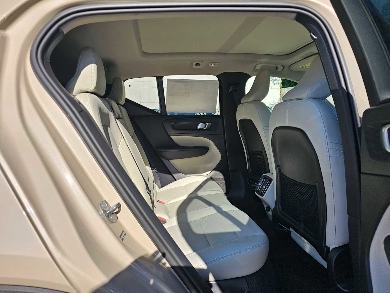 New 2025 Volvo XC40 B5 Plus w/ Climate Package image 12