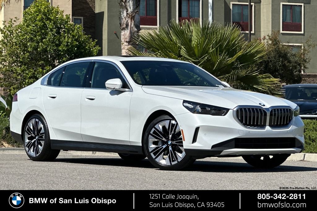 New 2026 BMW 530i RWD image 1