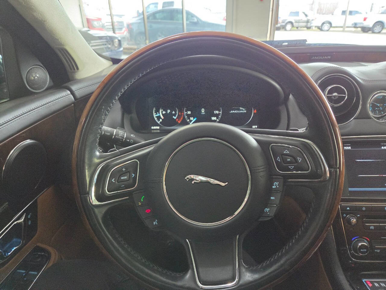 Used 2016 Jaguar XJ L Portfolio AWD/4WD image 31