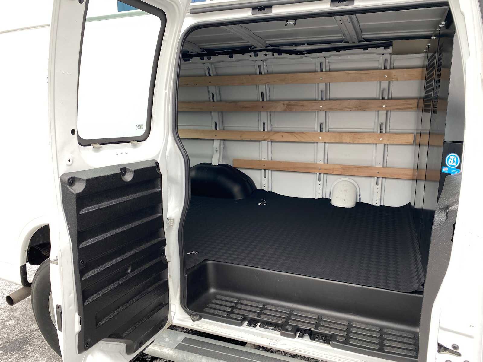 Used 2024 Chevrolet Express 2500 w/ Driver Convenience Package image 25