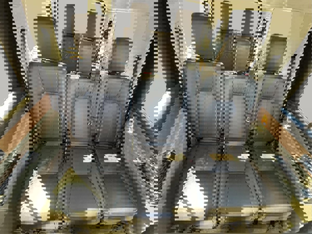 Used 2014 Land Rover LR4 HSE LUX image 24