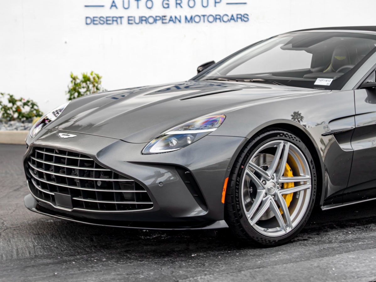 Used 2026 Aston Martin V8 Vantage Convertible RWD image 3