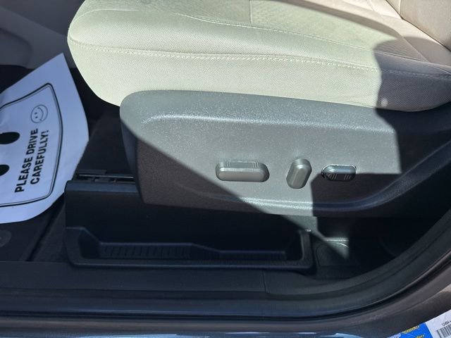 Used 2018 Ford Escape SE image 12