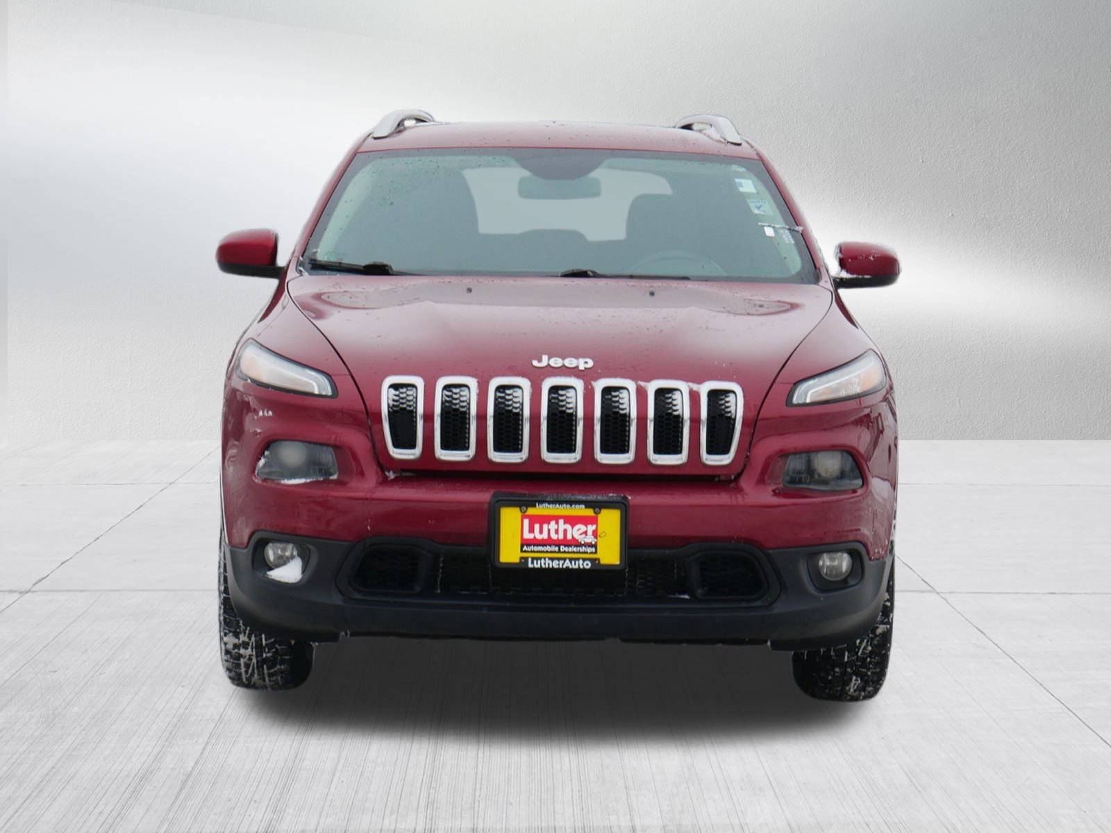 Used 2017 Jeep Cherokee Latitude image 2