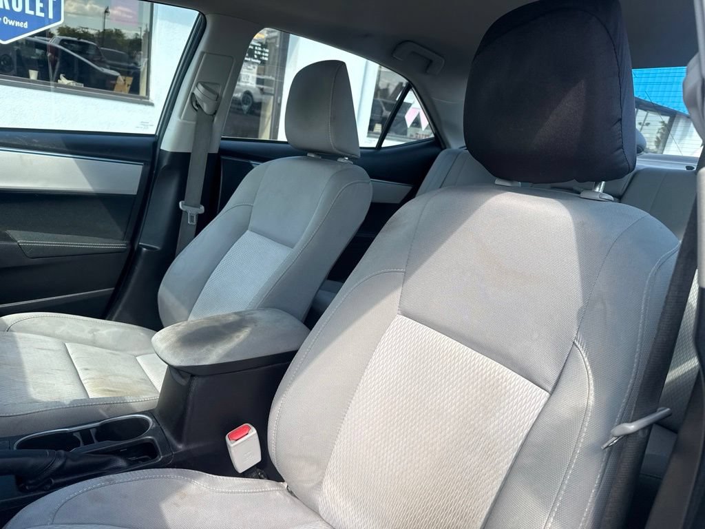 Used 2015 Toyota Corolla LE FWD image 29