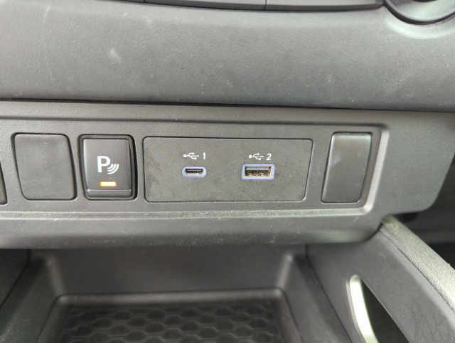 Certified 2024 Nissan Frontier SV w/ Technology Package RWD image 35