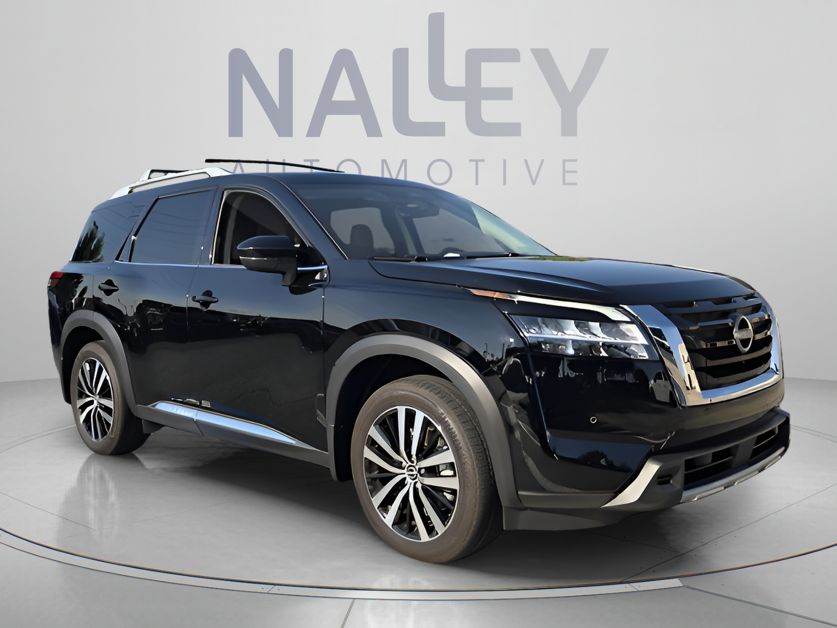 Used 2024 Nissan Pathfinder Platinum FWD image 7
