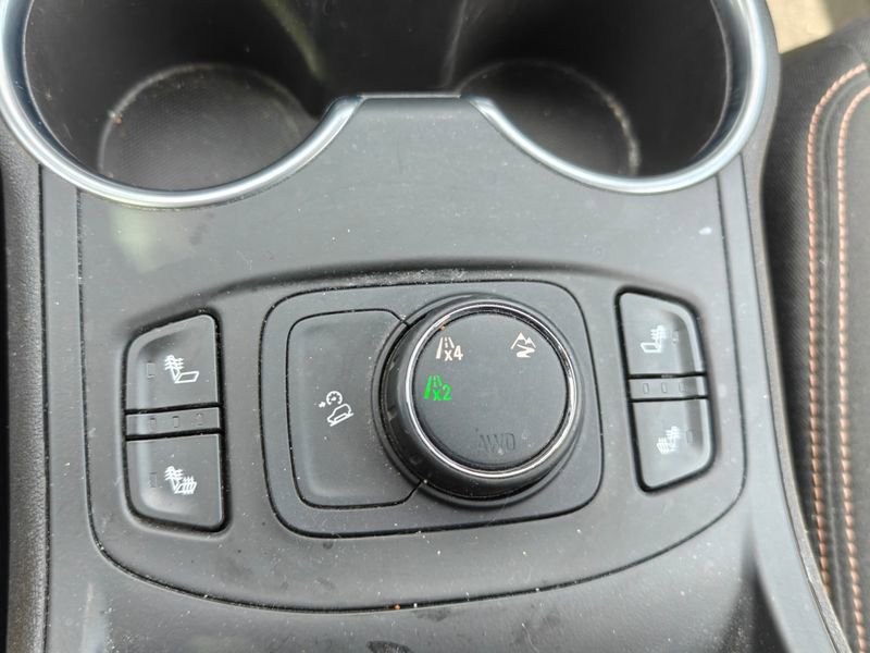 Used 2018 GMC Terrain SLE w/ Driver Convenience Package AWD/4WD image 17