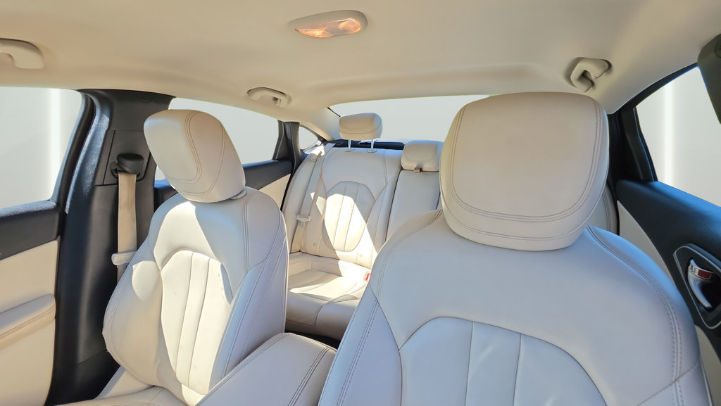 Used 2017 Chrysler 200 Limited Platinum FWD image 21