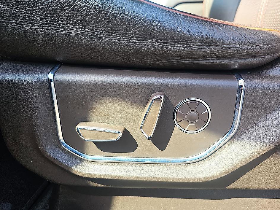 Used 2017 Ford F150 King Ranch w/ Equipment Group 601A Luxury AWD/4WD image 15