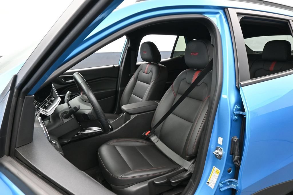 Used 2025 Chevrolet Trax RS FWD image 10