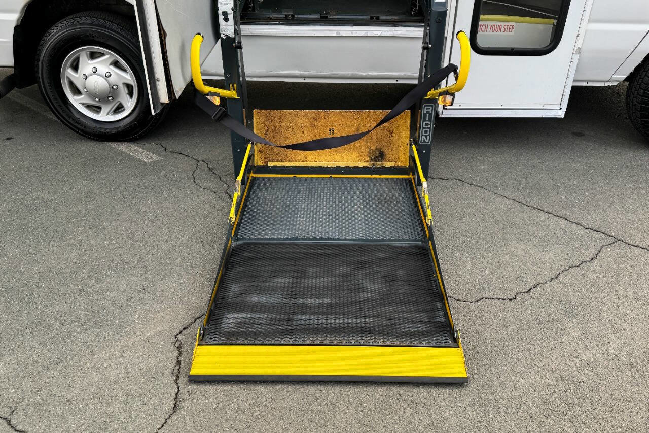 Used 2011 Ford E-350 and Econoline 350 Extended Super Duty w/ PWR Group image 5