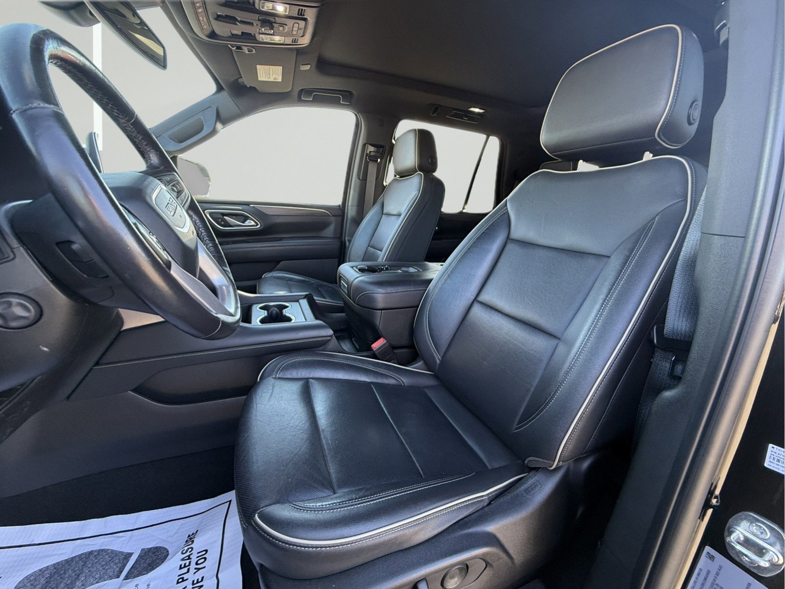 Used 2021 GMC Yukon SLT w/ SLT Premium Package image 4