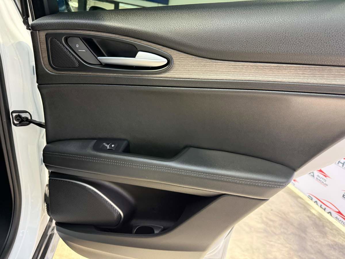 Used 2022 Alfa Romeo Stelvio Ti w/ Active Assist Plus Package image 36