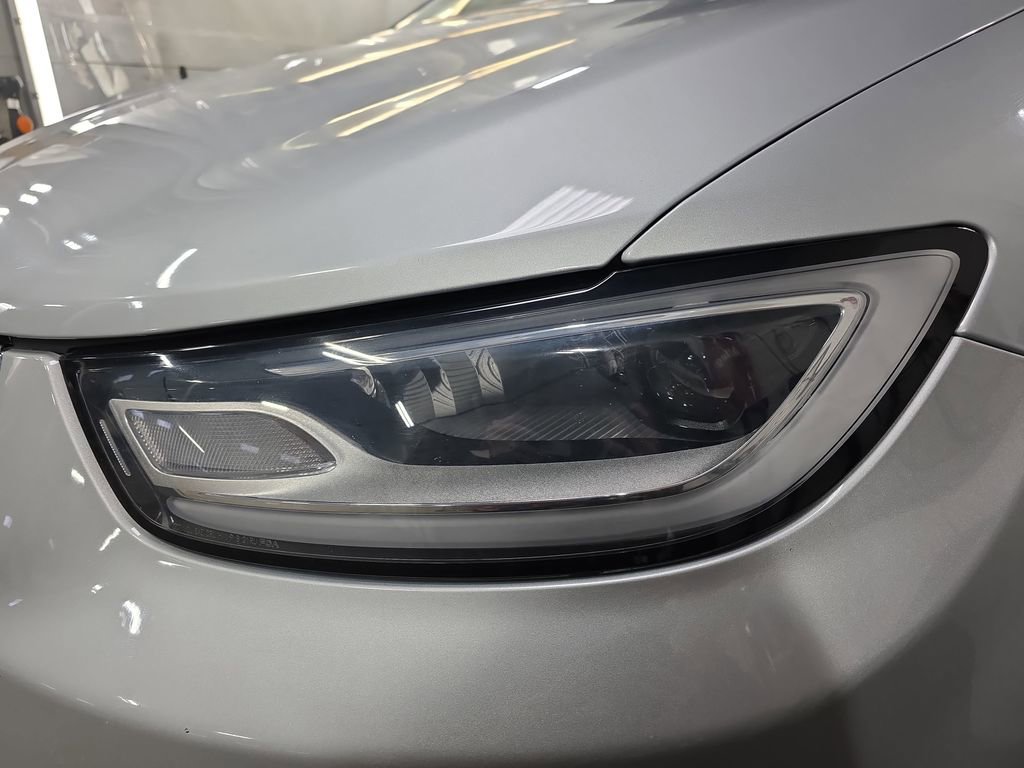 Used 2023 Chrysler Pacifica Touring-L image 32