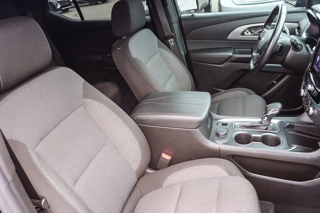 Used 2022 Chevrolet Traverse LT image 41