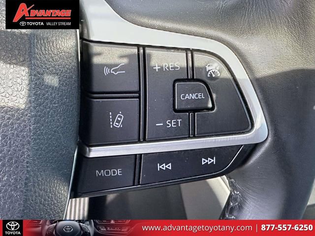 Used 2022 Toyota Highlander XLE image 26