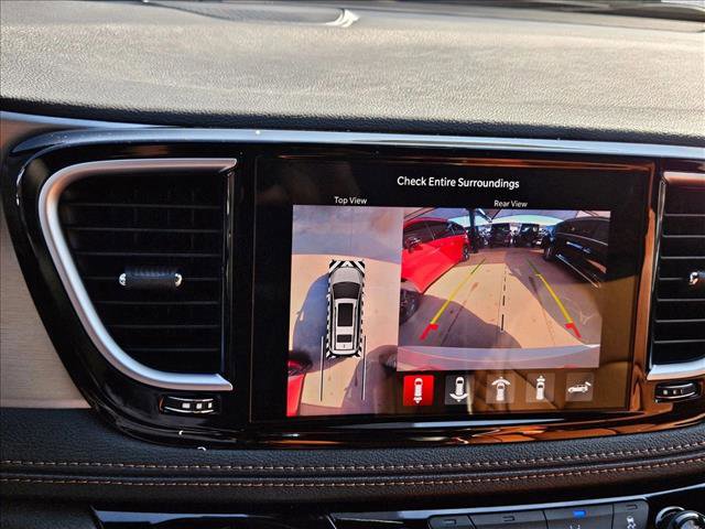 New 2026 Chrysler Pacifica Pinnacle image 18