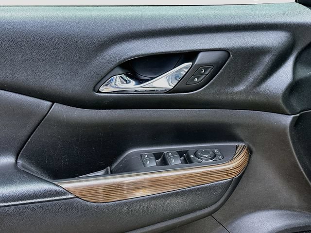 Used 2018 GMC Acadia SLE FWD image 18