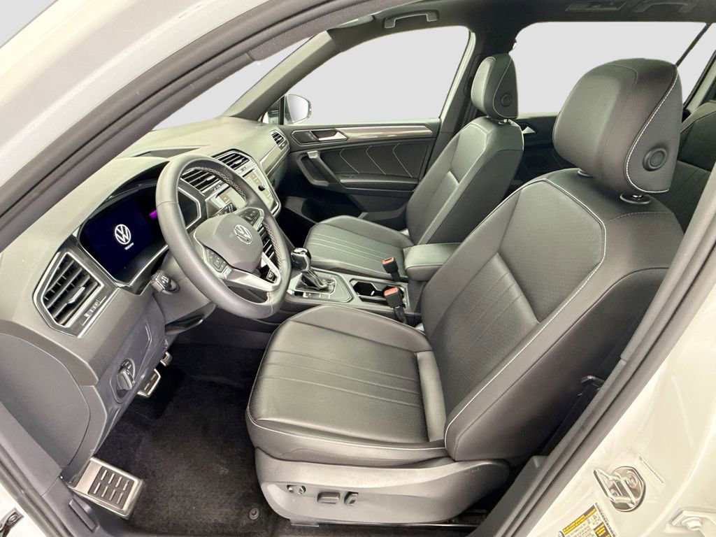 Used 2023 Volkswagen Tiguan SE R-Line FWD image 17