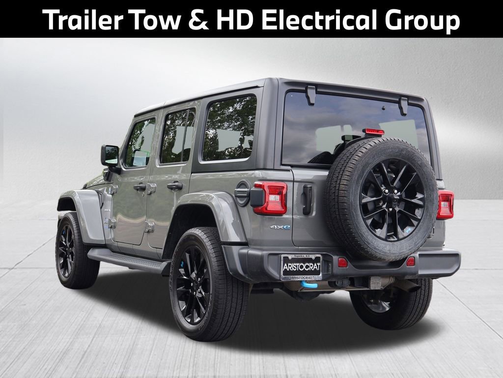 Used 2022 Jeep Wrangler Unlimited Sahara w/ Cold Weather Group AWD/4WD image 6