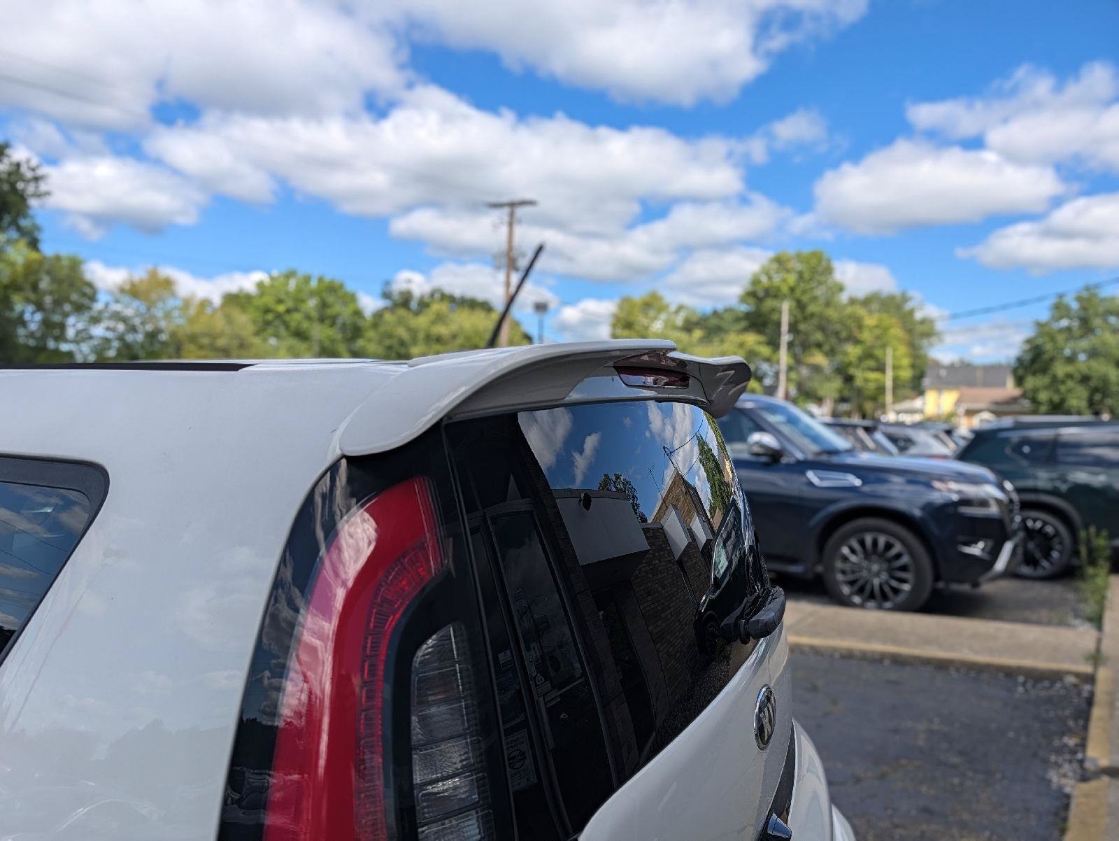 Used 2014 Kia Soul + FWD image 9