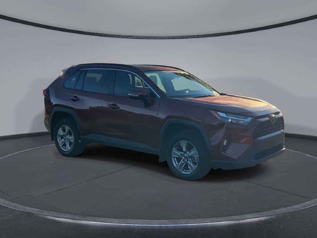 Used 2025 Toyota RAV4 XLE w/ Convenience Package FWD image 2