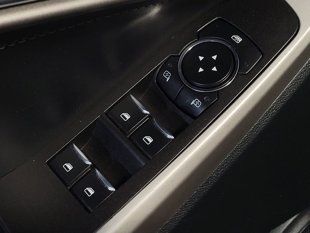 Used 2024 Ford Explorer XLT w/ Equipment Group 202A image 27