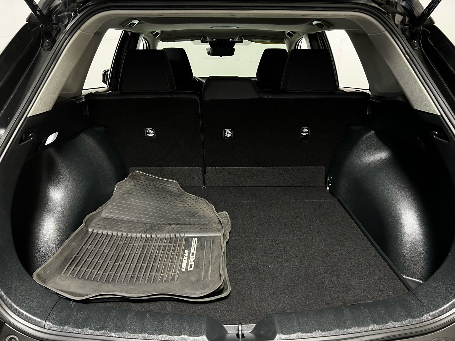 Certified 2024 Toyota Corolla Cross LE w/ Moonroof Package image 24