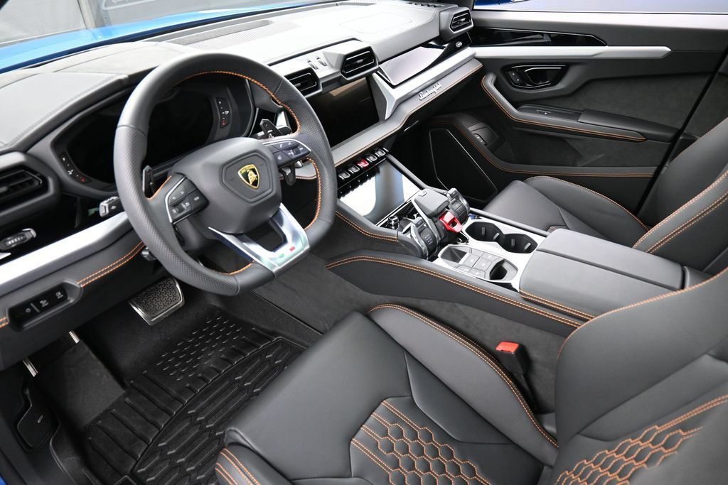 Used 2025 Lamborghini Urus SE AWD/4WD image 4