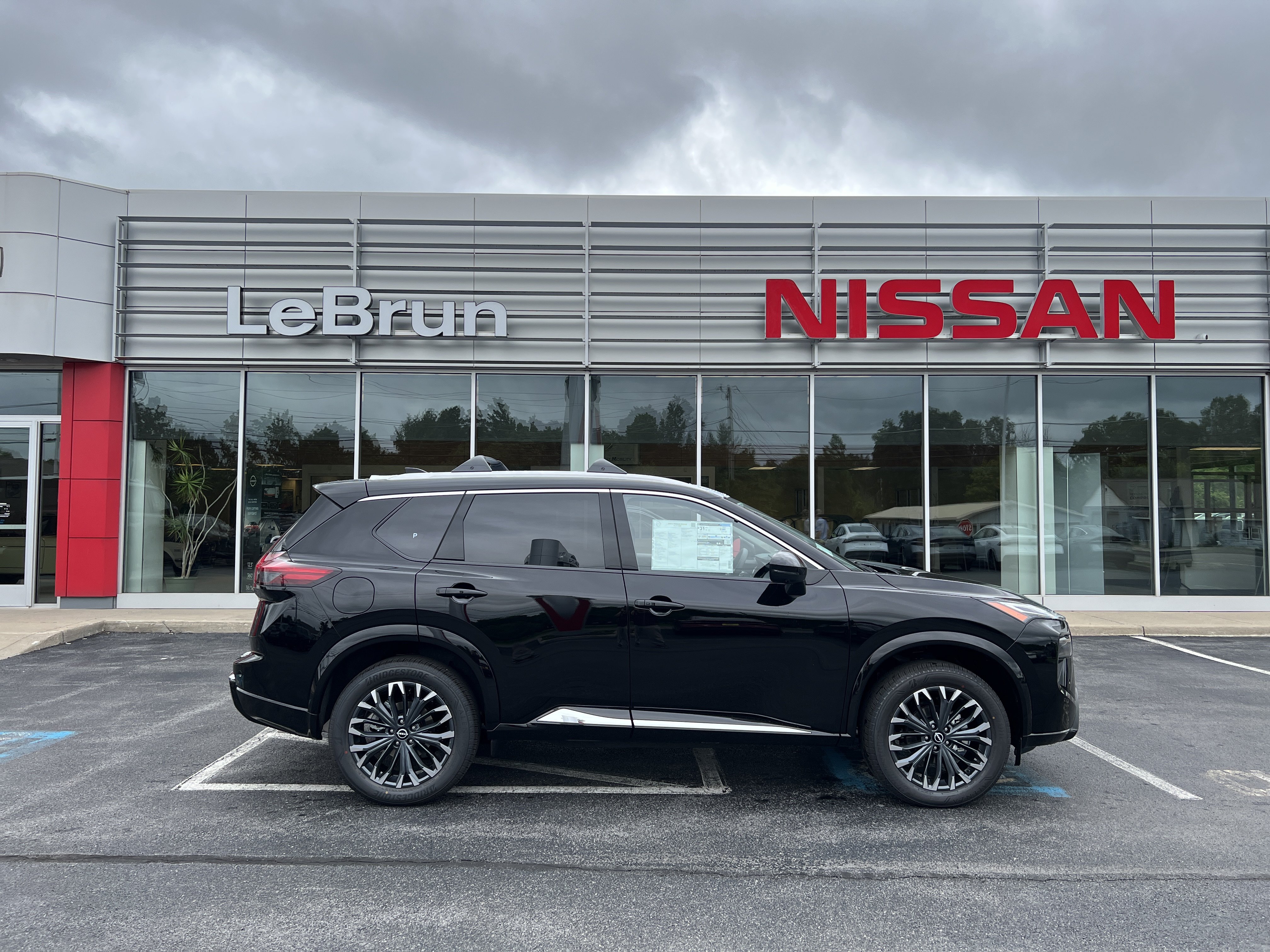 New 2026 Nissan Rogue Platinum w/ Platinum Premium Package AWD/4WD image 1