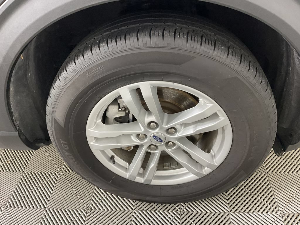 Used 2023 Ford Explorer XLT AWD/4WD image 11