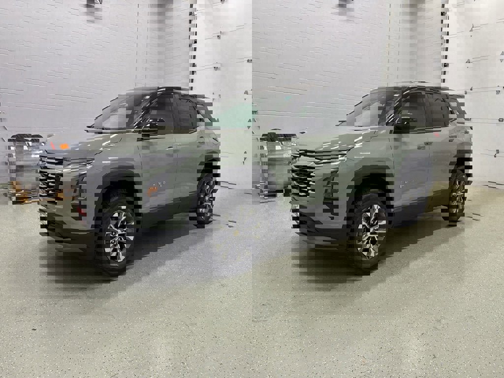 New 2026 Chevrolet Equinox LT w/ LPO, Floor Liner Package image 6