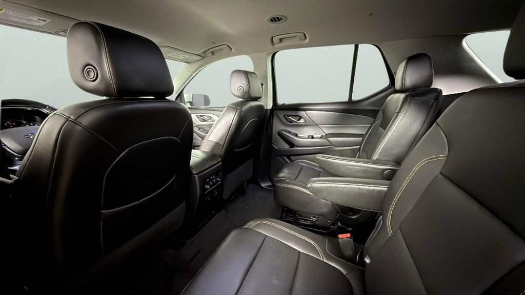 Used 2021 Chevrolet Traverse RS image 27