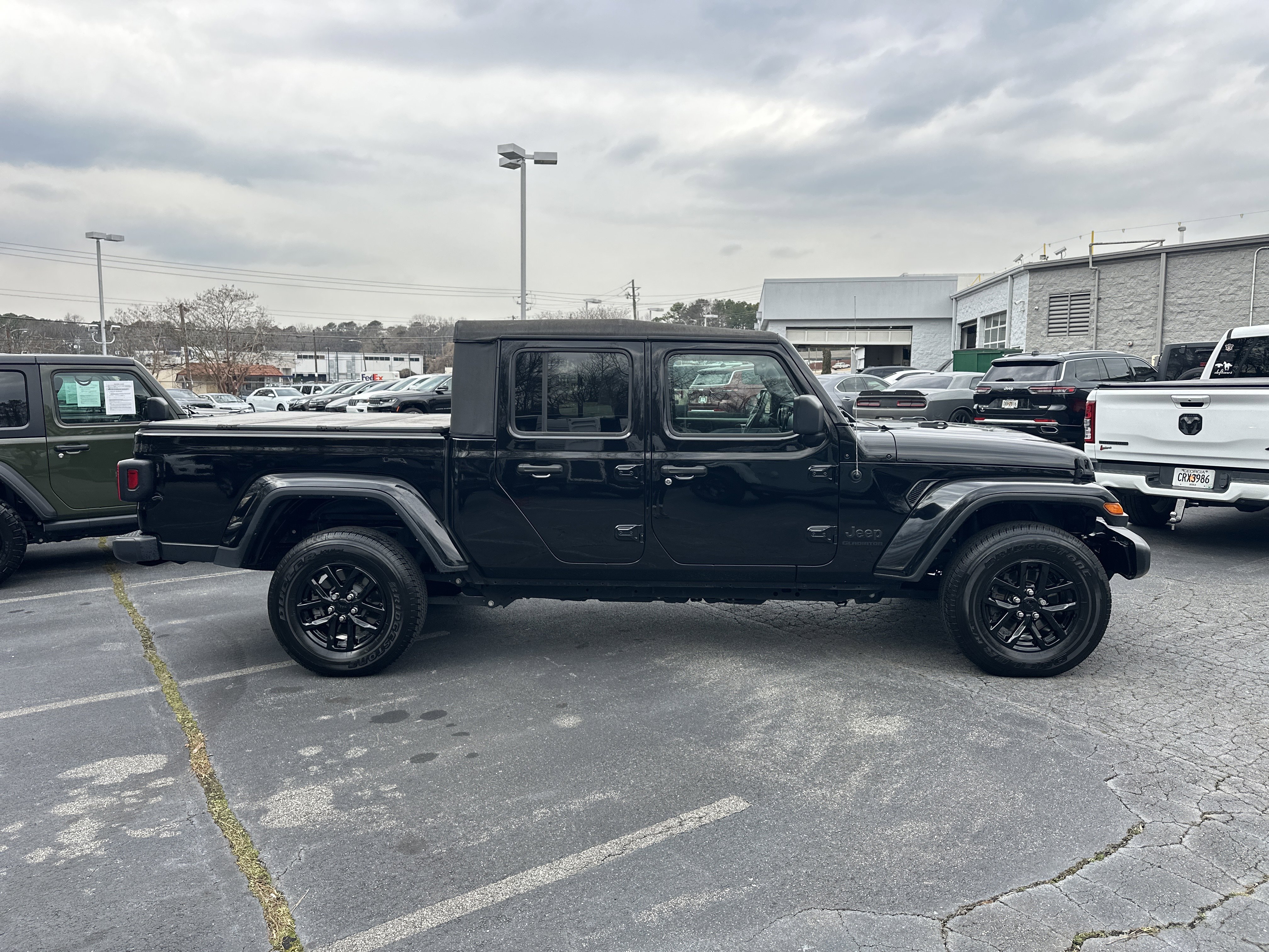 Used 2021 Jeep Gladiator Sport image 10