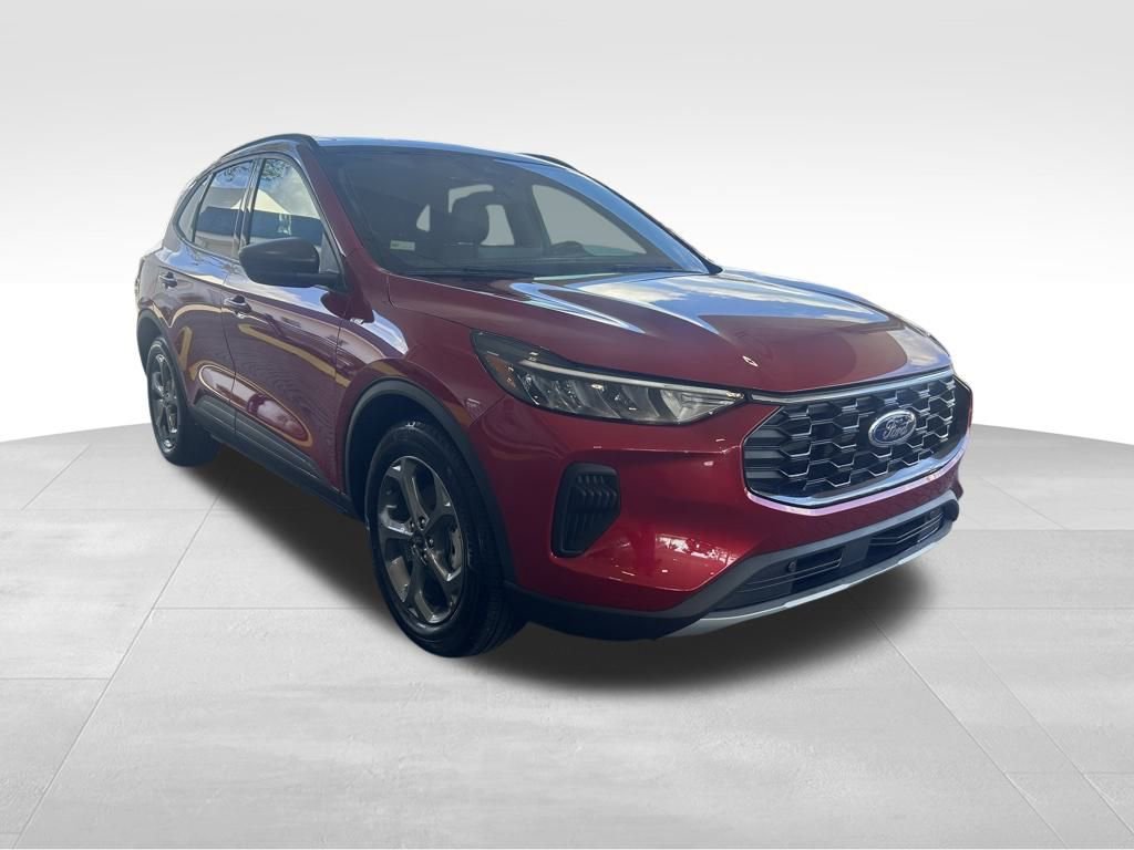 Used 2025 Ford Escape ST-Line w/ Equipment Group 301A image 2