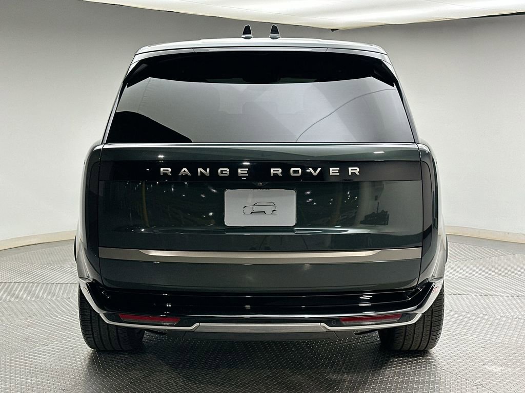 Used 2025 Land Rover Range Rover SE image 12