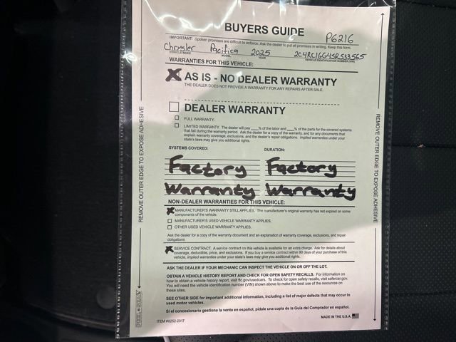 Used 2025 Chrysler Pacifica Limited image 33