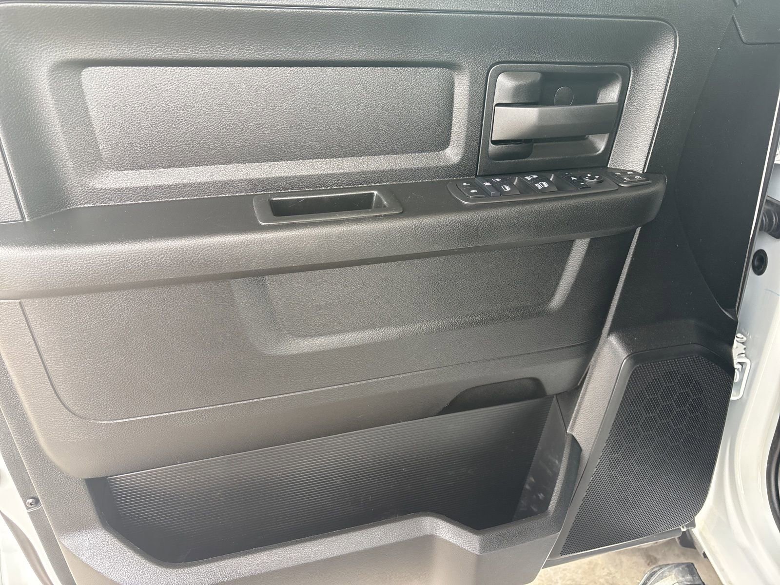 Used 2024 RAM 3500 Tradesman w/ Chrome Appearance Group image 9