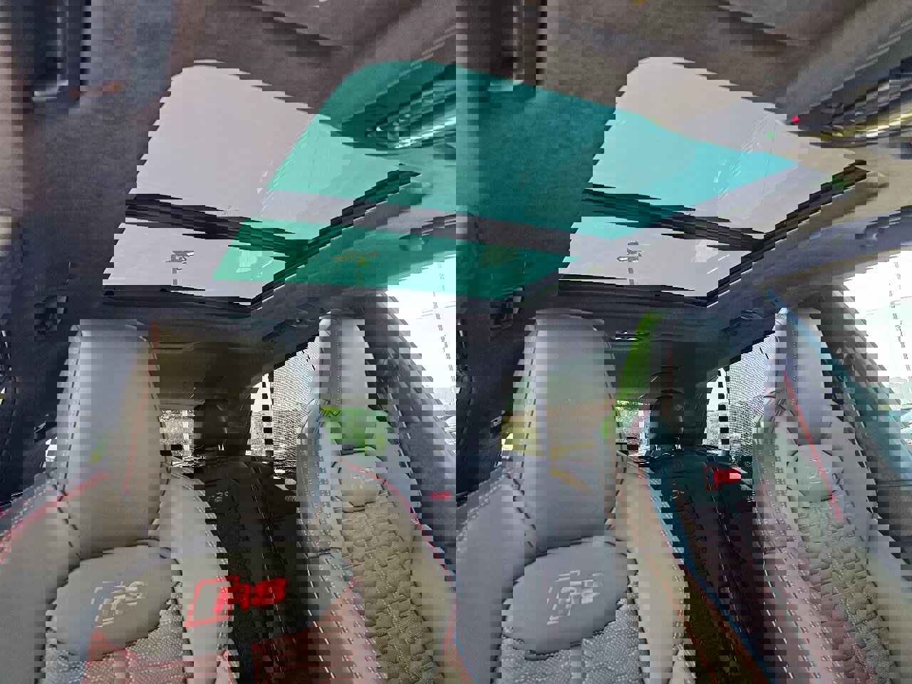 New 2025 Audi RS Q8 performance image 3