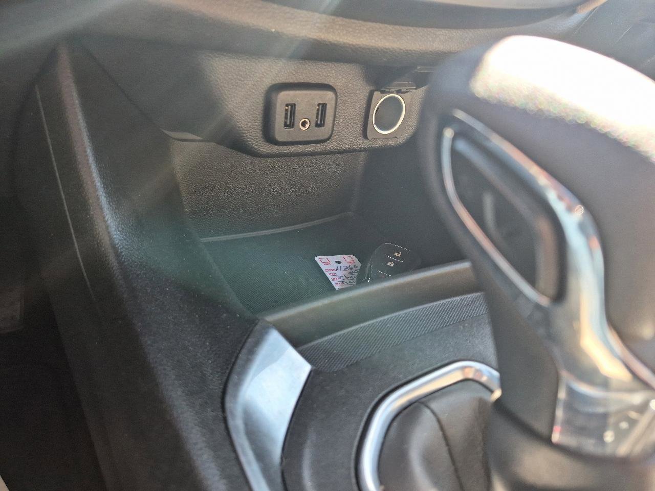 Used 2022 Chevrolet Traverse LS AWD/4WD image 21