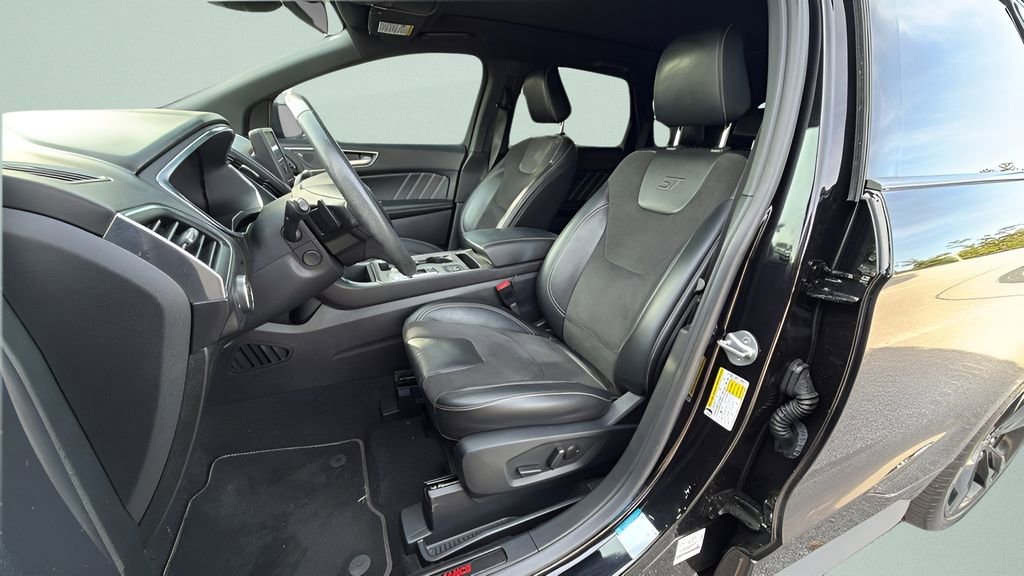 Used 2021 Ford Edge ST w/ Equipment Group 401A AWD/4WD image 27