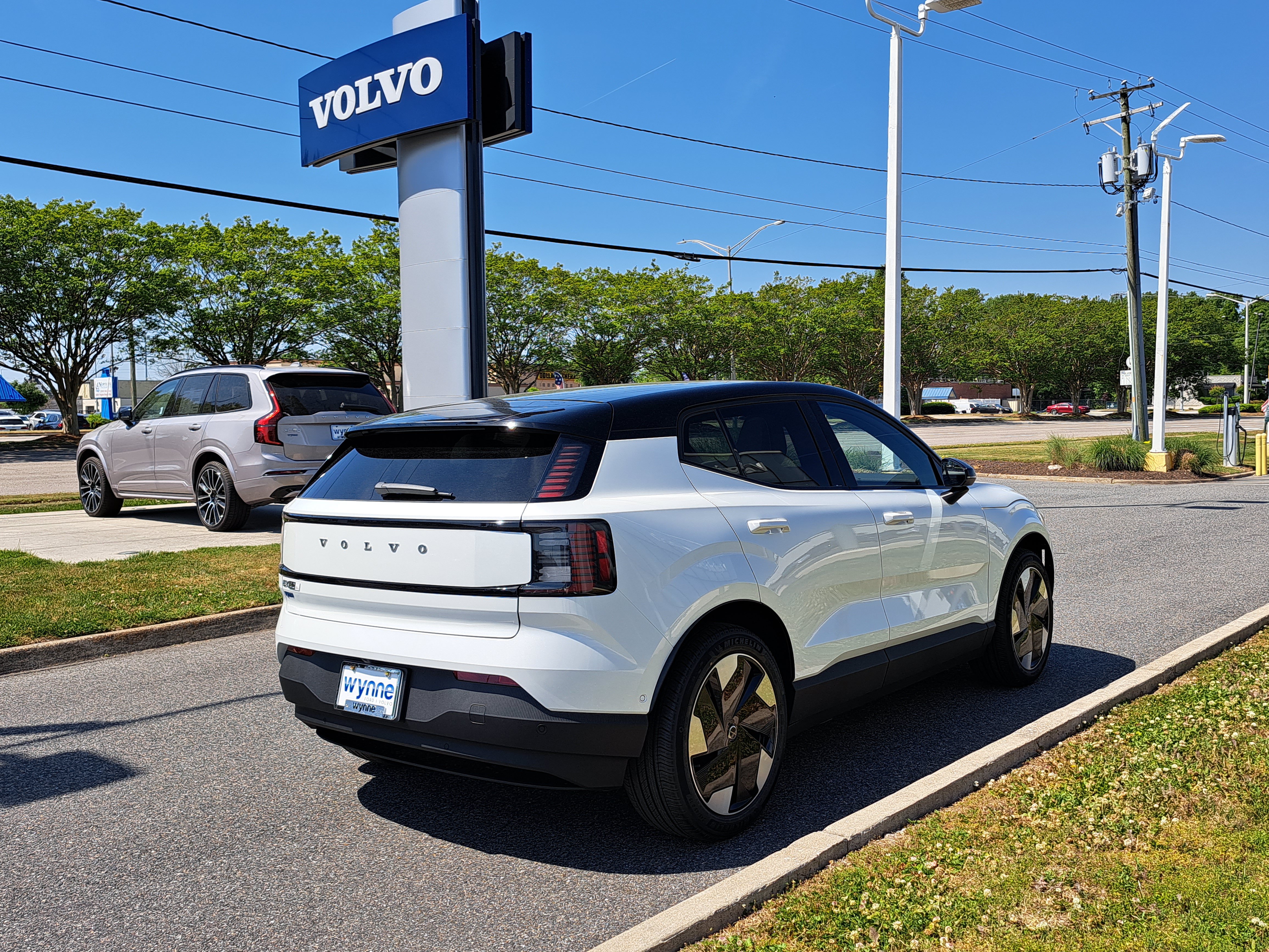 New 2026 Volvo EX30 Ultra w/ Climate Package AWD/4WD image 3