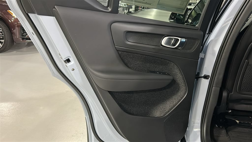 Certified 2026 Volvo XC40 B5 Plus AWD/4WD image 22