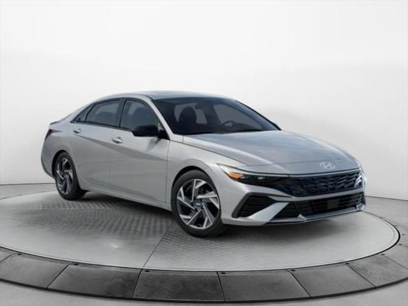 New 2026 Hyundai Elantra SEL Sport Premium image 2