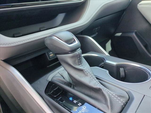 Used 2023 Toyota Highlander XLE FWD image 12