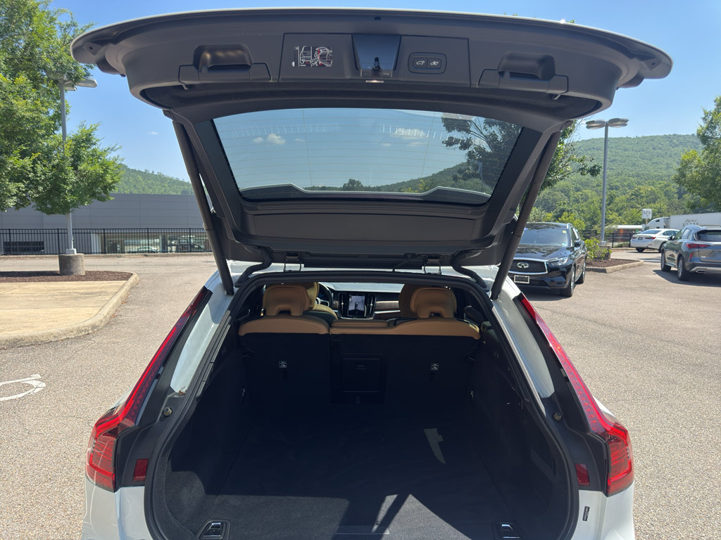 Certified 2025 Volvo V90 B6 Cross Country Ultra AWD/4WD image 34