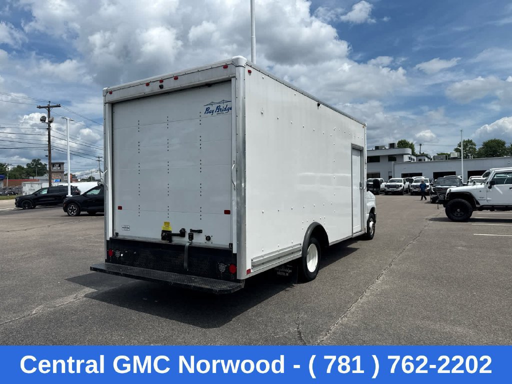 Used 2024 Ford E-350 and Econoline 350 Super Duty w/ Power Windows & Locks Group RWD image 5